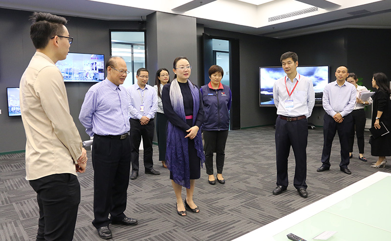 张莉兰主任一行参观世界杯官网线上平台公司惠南展厅