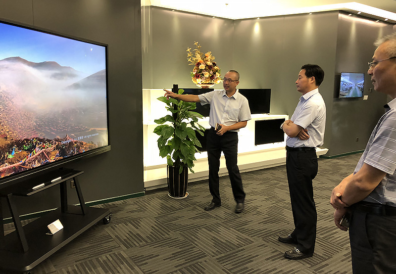 仲恺区委书记杨鹏飞一行参观世界杯官网线上平台惠南展厅